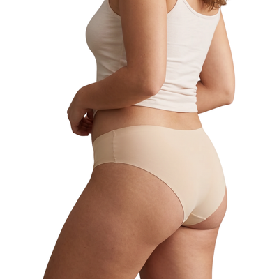 Culotte femme anti-cameltoe beige Alynéa, invisible sous legging, couverture totale